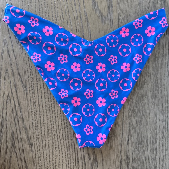 Beach Riot wavy floral swim set - Picture 4 of 4